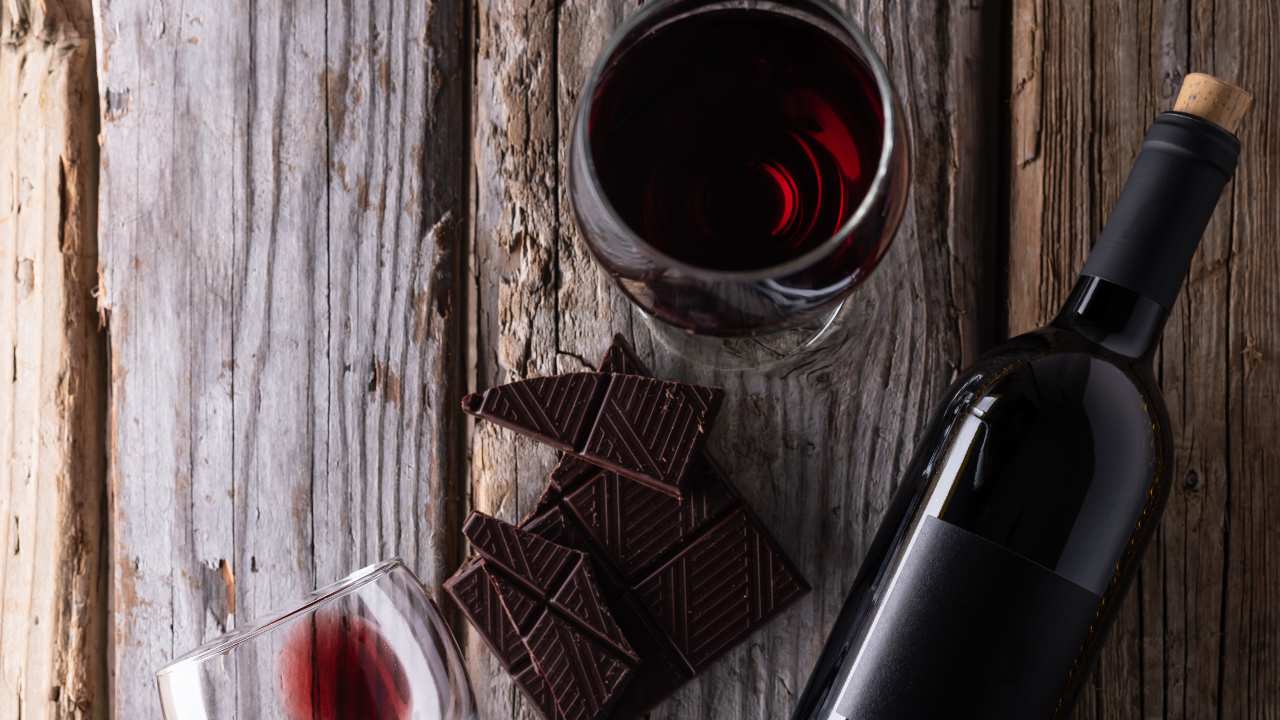 Vino y chocolate: delicias para un corazón sano