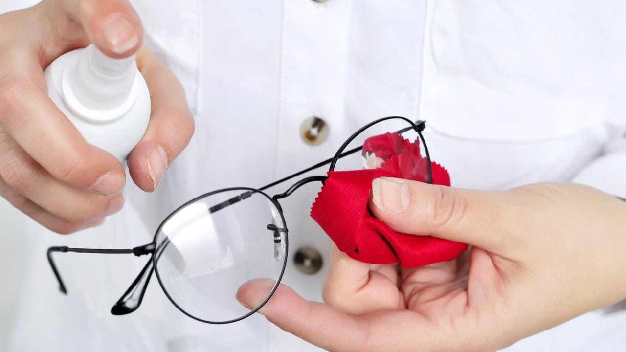 4 consejos para el cuidado de tus lentes recetados