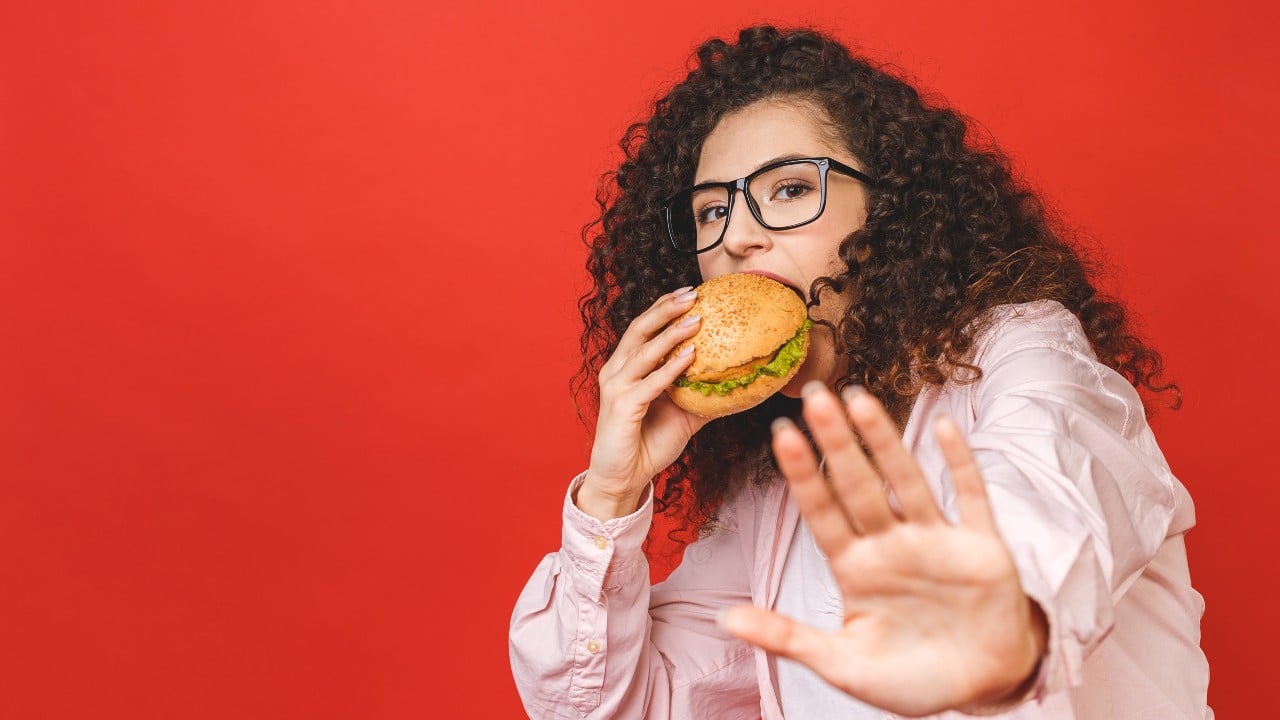 Presionar y controlar a la hora de comer, no es bueno para los adolescentes