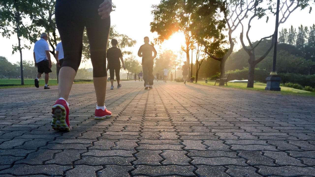 A la hora de caminar, unos pasos más pueden significar más años de vida