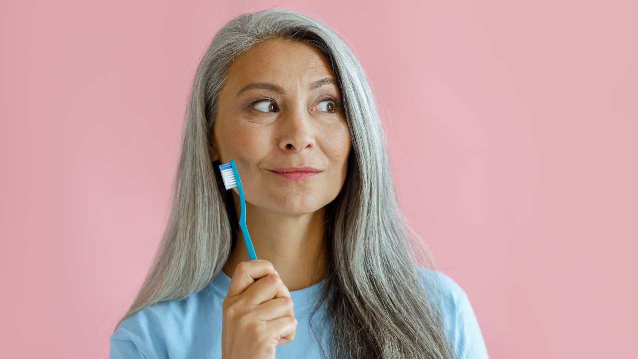 ¿Qué se esconde en tu cepillo de dientes?