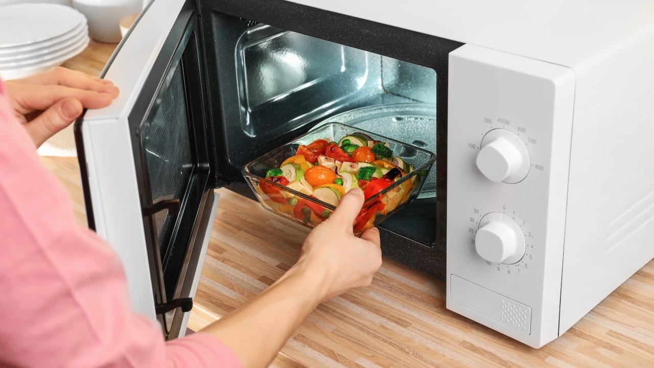 ¿Es seguro cocinar en el horno de microondas?