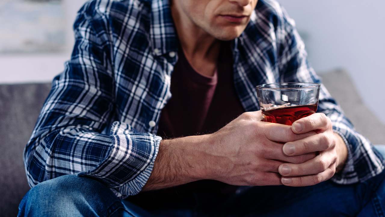 El alcoholismo: ¿una máscara para ocultar la depresión?