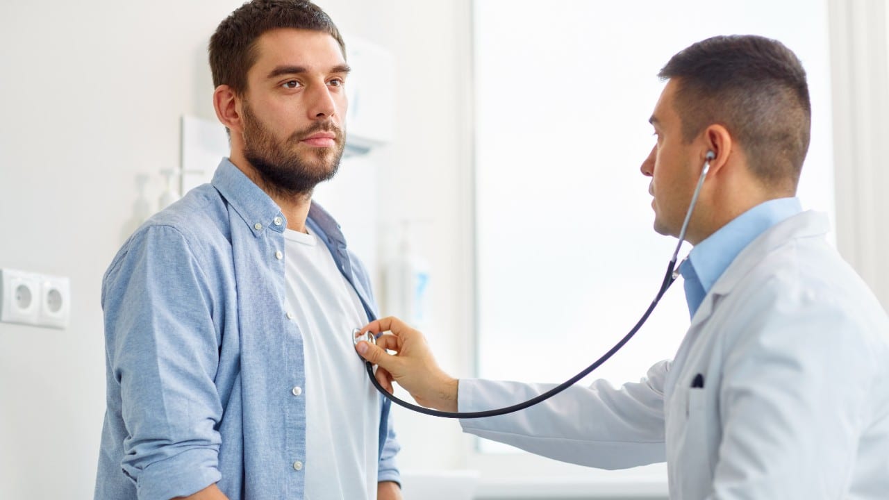 Los exámenes preventivos recomendados en los hombres