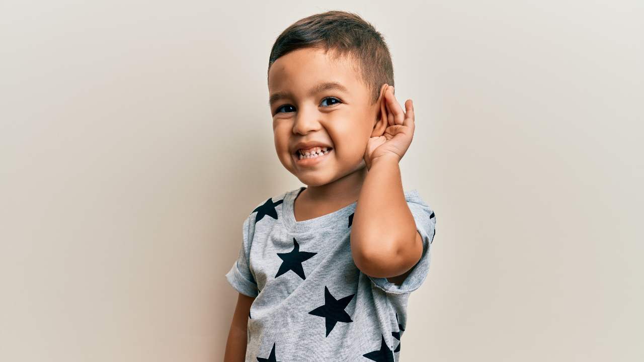 Señales que indican que tu niño no escucha bien