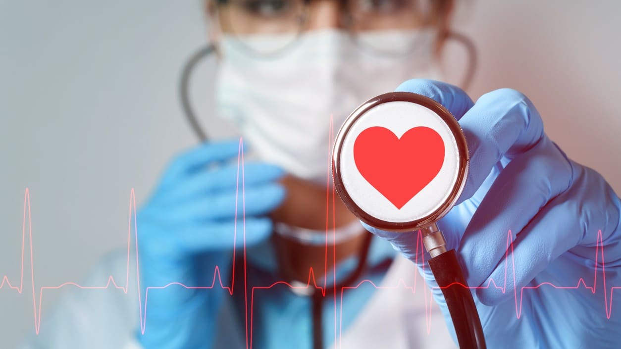 Cómo diferenciar un infarto de una angina de pecho