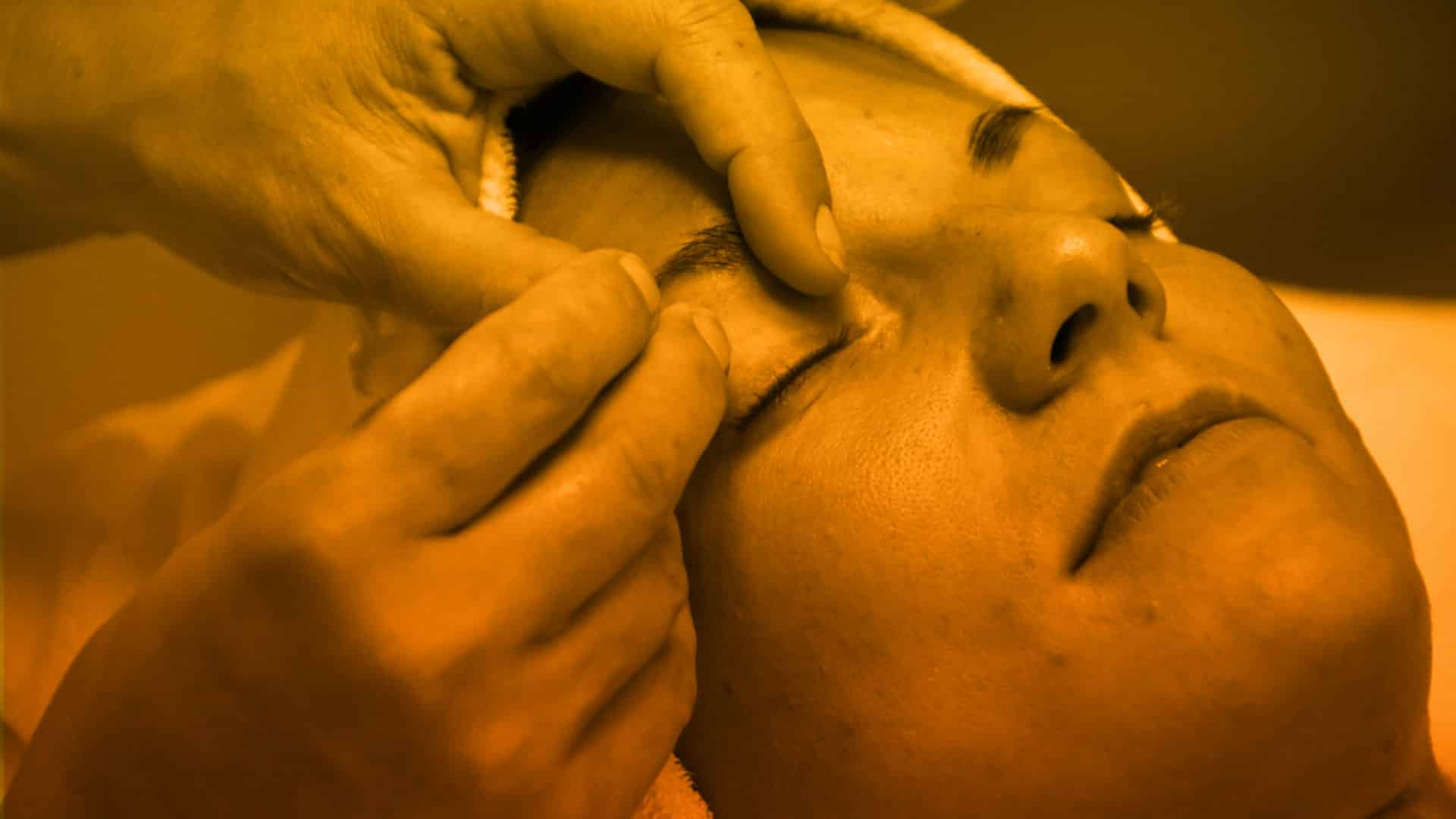 Tonificación de la piel de RF para reducir muestras tempranas de envejecimiento