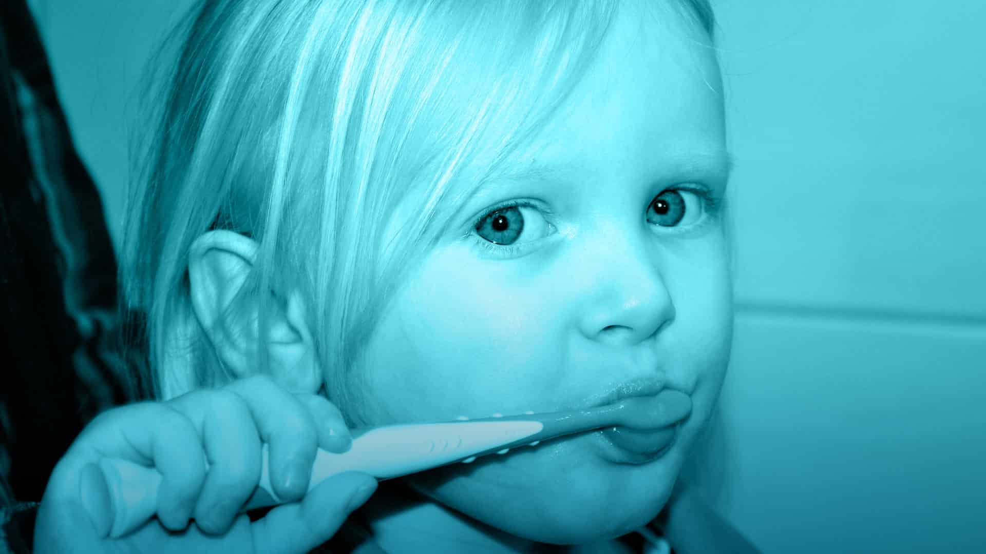La importancia del lenguaje para inculcar el hábito de lavarse los dientes