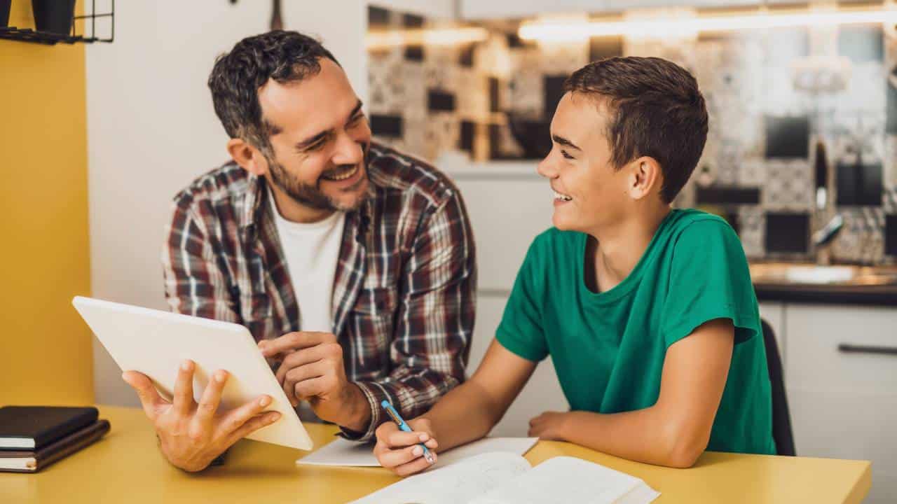 Cómo criar hijos responsables a través de rutinas y refuerzos positivos.