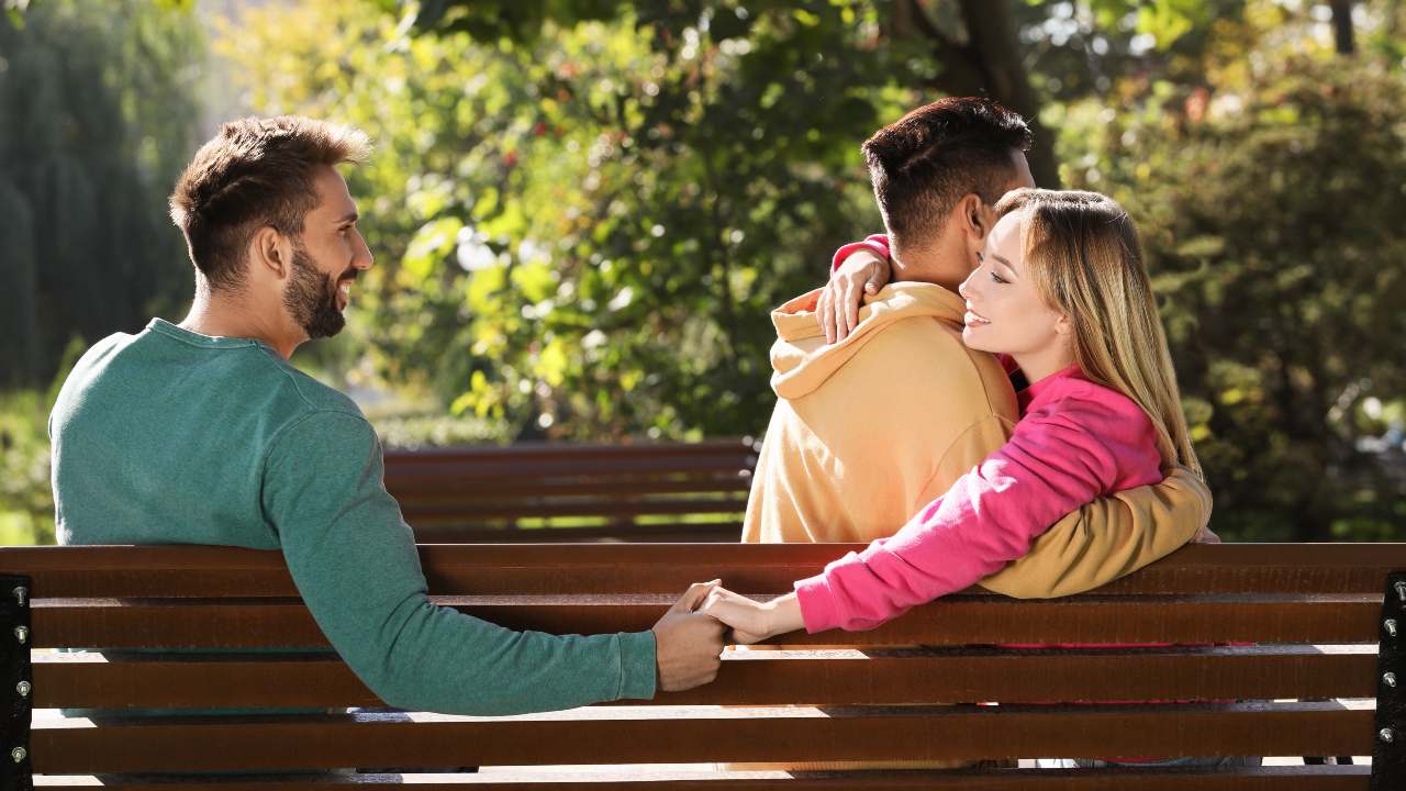 Razones detrás de la infidelidad femenina en un contexto evolutivo.