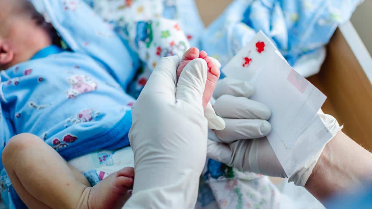 Cribado genético neonatal detecta más enfermedades graves