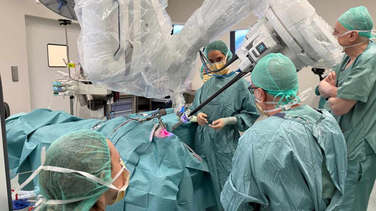cirugía robótica DaVinci Uniport