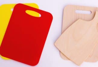 Comparación de diferentes tablas de cortar en la cocina