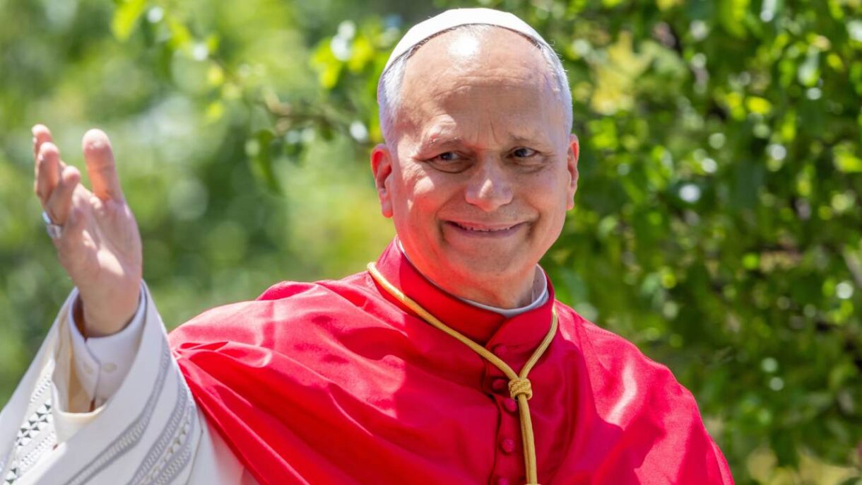 El papa León XIV a su llegada al hospital Gemelli de Roma para someterse a una intervención pulmonar.