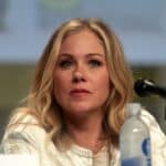 Christina Applegate, cuyo caso pone el foco en las dificultades para diagnosticar correctamente la esclerosis múltiple.