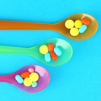 Los niños, las vitaminas y los suplementos