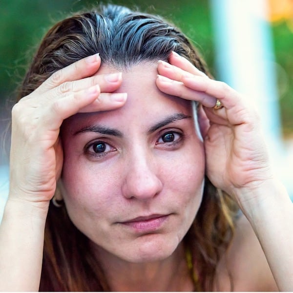 mujer-preocupada-menopausia prematura