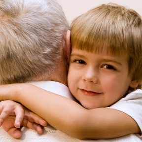 A mayor edad del padre, mayor riesgo de autismo y de esquizofrenia en los hijos