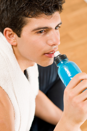 Los adolescentes  y las bebidas energéticas: ¡Hay que tener mucha precaución!