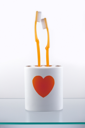 El cepillarse los dientes es bueno para el corazón