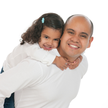 Los niños protegen el corazón de papá
