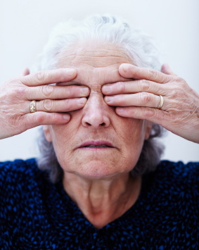 Algunos medicamentos para el tratamiento de la osteoporosis pueden dañar la vista
