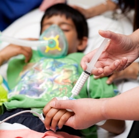 ¿Afecta la anestesia general el desarrollo del cerebro en los niños pequeños?