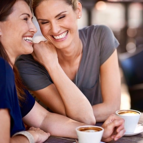 amigas-riendo