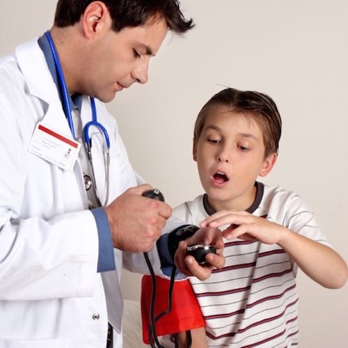 niño con hipertensión