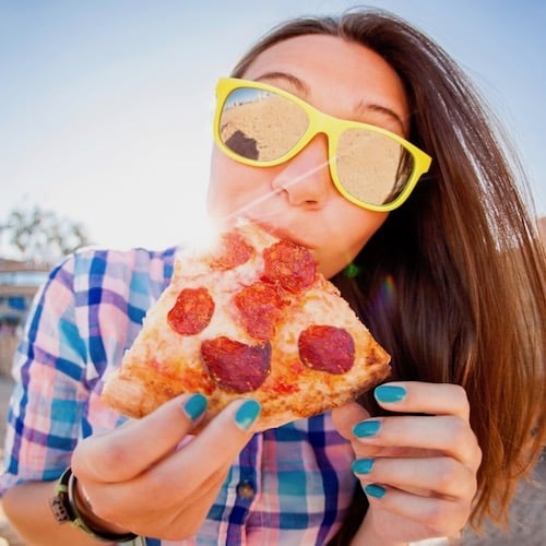 Los adolescentes siempre tienen hambre, pero no siempre comen bien